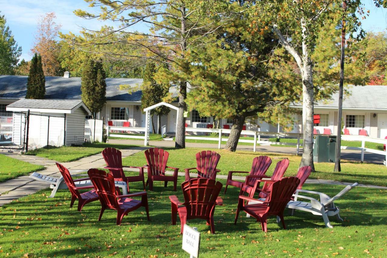 Colonial Resort-1000Islands Gananoque Exterior photo