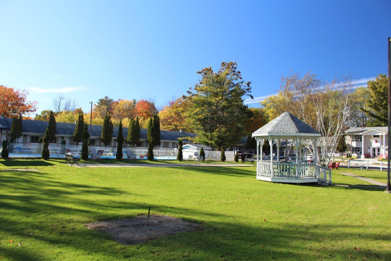 Colonial Resort-1000Islands Gananoque Exterior photo