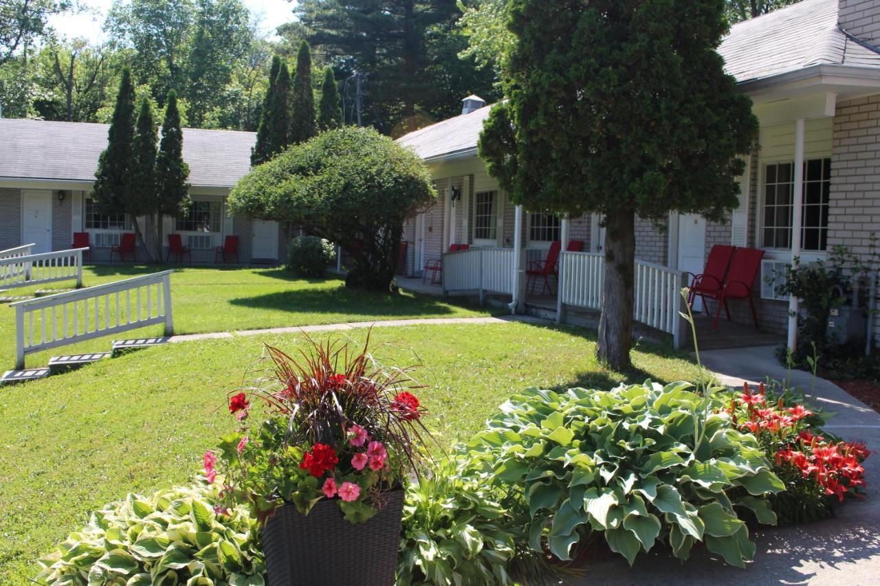 Colonial Resort-1000Islands Gananoque Exterior photo